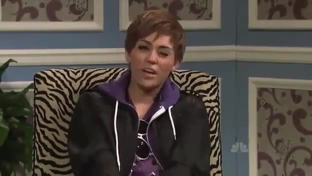 Miley Cyrus  as Justin Bieber  SNL 0686