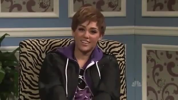 Miley Cyrus  as Justin Bieber  SNL 0691