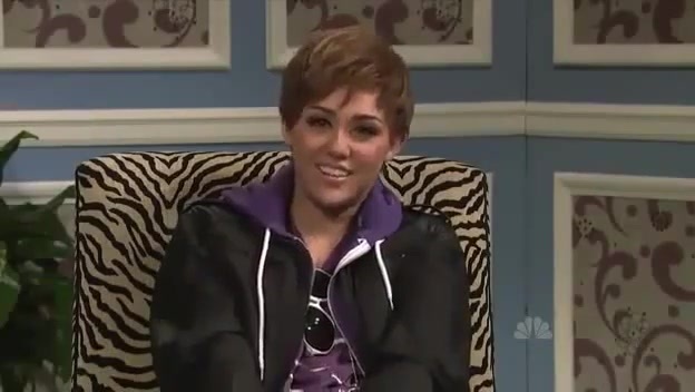 Miley Cyrus  as Justin Bieber  SNL 0693