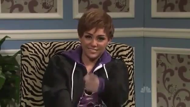 Miley Cyrus  as Justin Bieber  SNL 0696