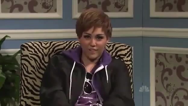 Miley Cyrus  as Justin Bieber  SNL 0701