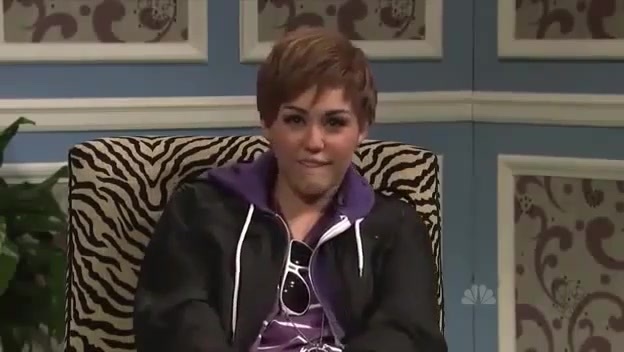 Miley Cyrus  as Justin Bieber  SNL 0702