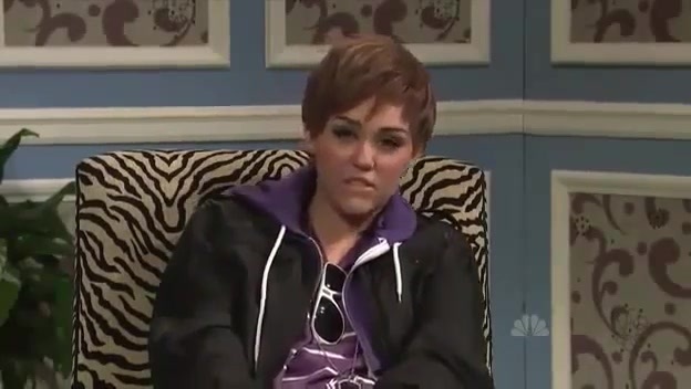 Miley Cyrus  as Justin Bieber  SNL 0709