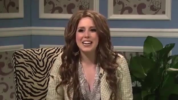 Miley Cyrus  as Justin Bieber  SNL 0722