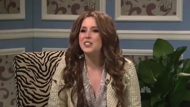 Miley Cyrus  as Justin Bieber  SNL 0730