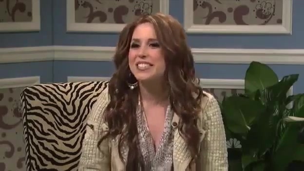 Miley Cyrus  as Justin Bieber  SNL 0736