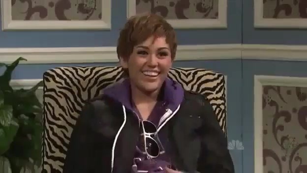 Miley Cyrus  as Justin Bieber  SNL 0738