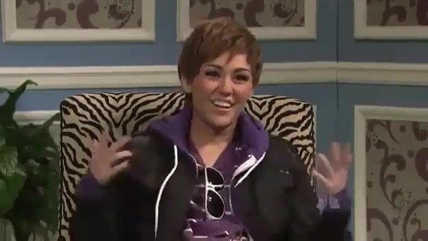 Miley Cyrus  as Justin Bieber  SNL 0740