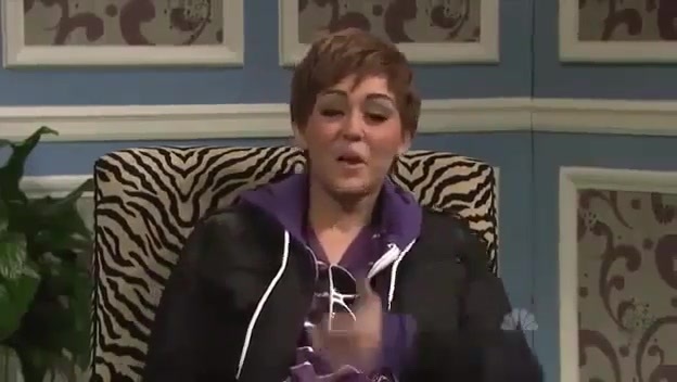 Miley Cyrus  as Justin Bieber  SNL 0744
