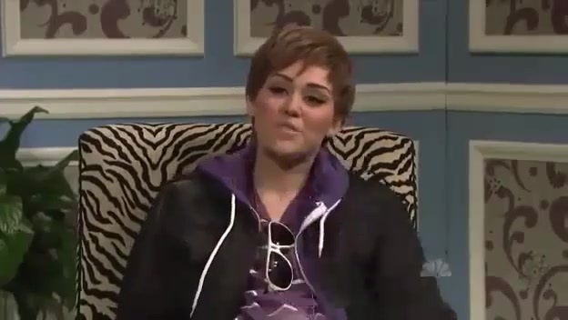 Miley Cyrus  as Justin Bieber  SNL 0747