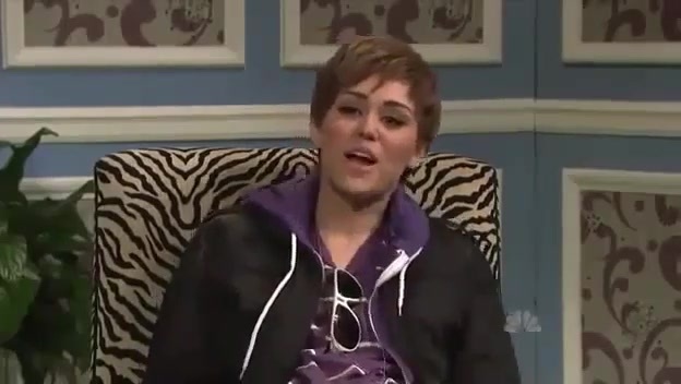 Miley Cyrus  as Justin Bieber  SNL 0748