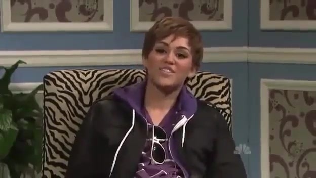 Miley Cyrus  as Justin Bieber  SNL 0751