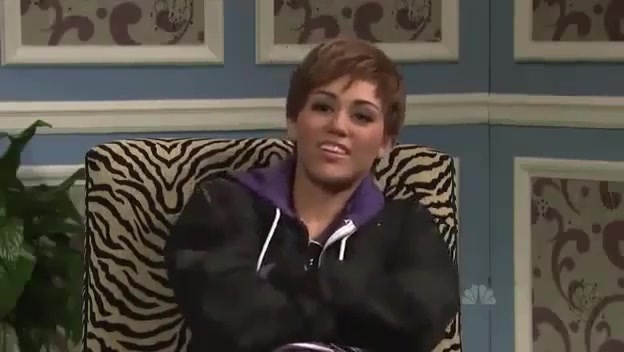Miley Cyrus  as Justin Bieber  SNL 0777