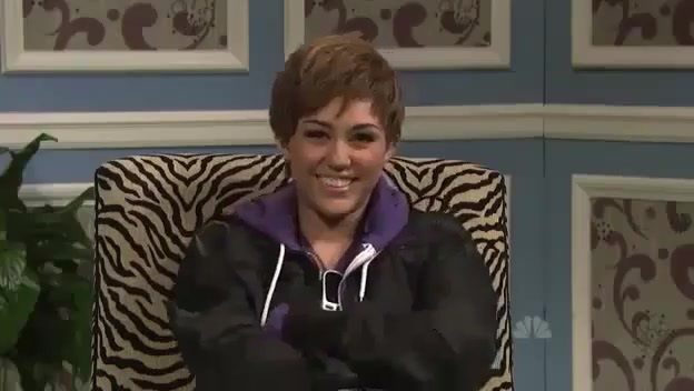 Miley Cyrus  as Justin Bieber  SNL 0794
