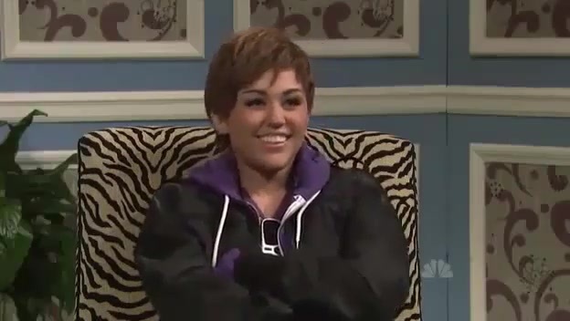 Miley Cyrus  as Justin Bieber  SNL 0798