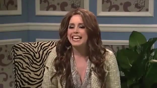 Miley Cyrus  as Justin Bieber  SNL 1000