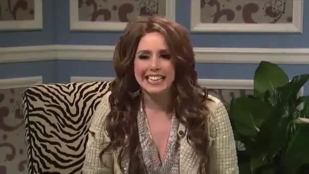 Miley Cyrus  as Justin Bieber  SNL 1001