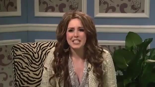 Miley Cyrus  as Justin Bieber  SNL 0812