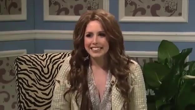 Miley Cyrus  as Justin Bieber  SNL 0819 - 0-0 Miley Cyrus as Justin Bieber  SNL