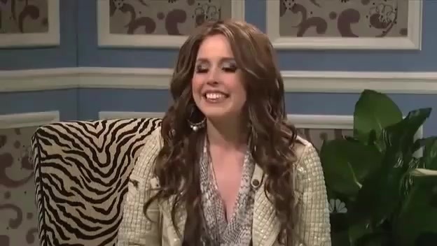 Miley Cyrus  as Justin Bieber  SNL 0826 - 0-0 Miley Cyrus as Justin Bieber  SNL