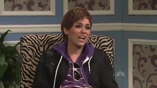 Miley Cyrus  as Justin Bieber  SNL 0836 - 0-0 Miley Cyrus as Justin Bieber  SNL