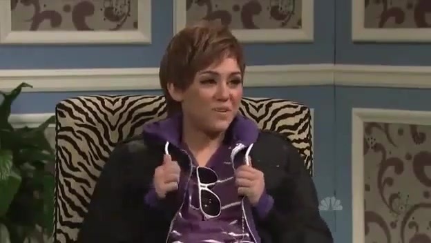 Miley Cyrus  as Justin Bieber  SNL 0846 - 0-0 Miley Cyrus as Justin Bieber  SNL