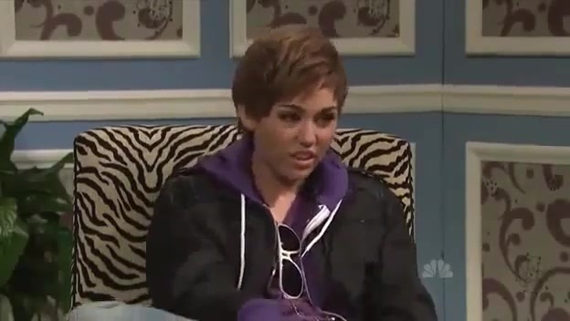 Miley Cyrus  as Justin Bieber  SNL 0861 - 0-0 Miley Cyrus as Justin Bieber  SNL