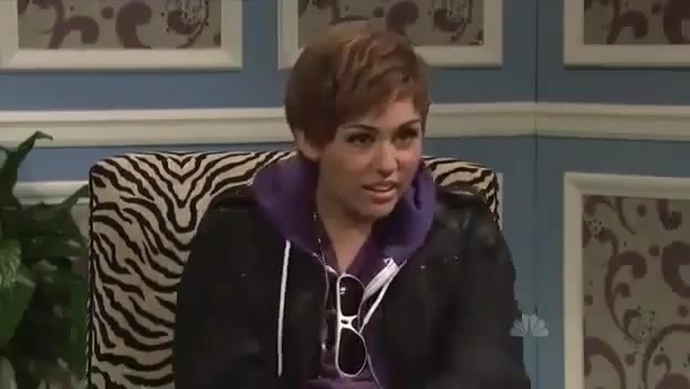 Miley Cyrus  as Justin Bieber  SNL 0863