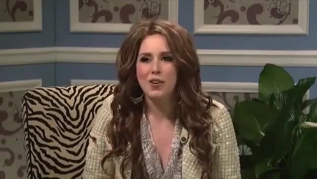 Miley Cyrus  as Justin Bieber  SNL 0889