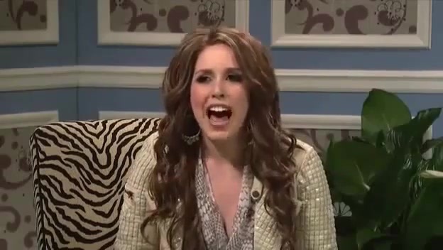 Miley Cyrus  as Justin Bieber  SNL 0890