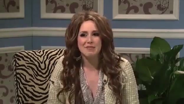 Miley Cyrus  as Justin Bieber  SNL 0893