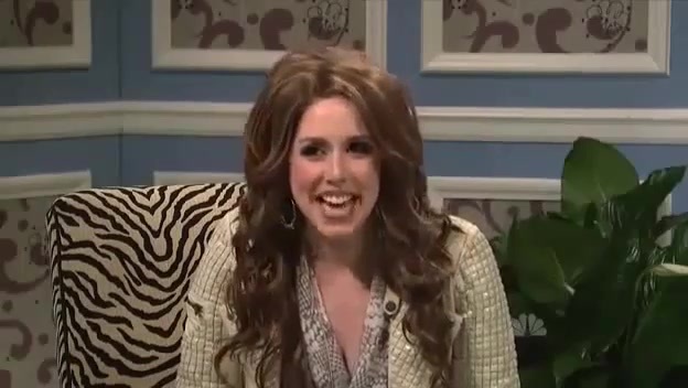 Miley Cyrus  as Justin Bieber  SNL 0901