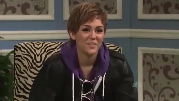 Miley Cyrus  as Justin Bieber  SNL 0907