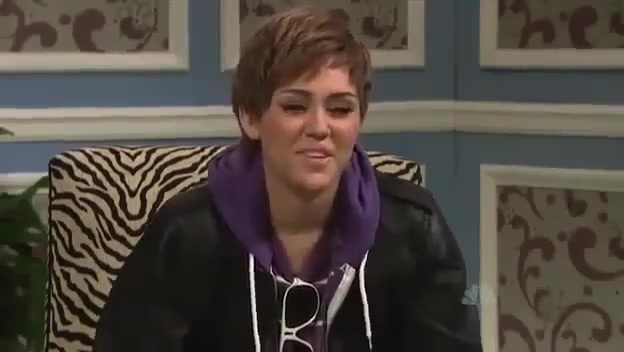 Miley Cyrus  as Justin Bieber  SNL 0908