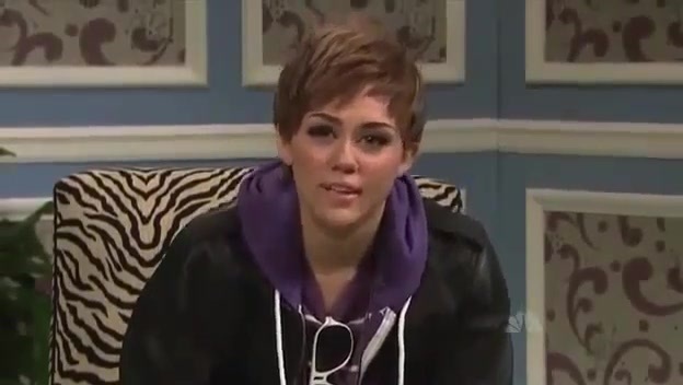 Miley Cyrus  as Justin Bieber  SNL 0919