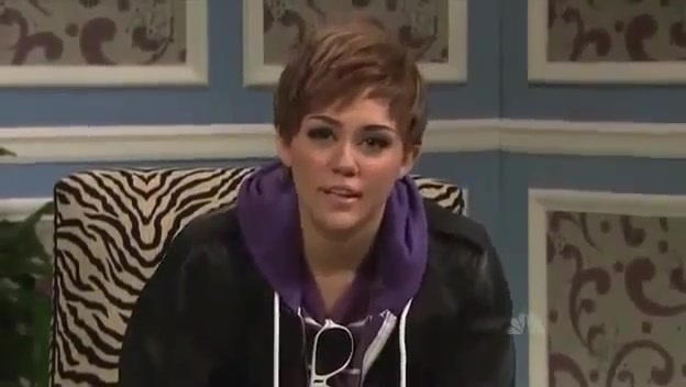 Miley Cyrus  as Justin Bieber  SNL 0920
