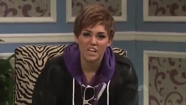 Miley Cyrus  as Justin Bieber  SNL 0922