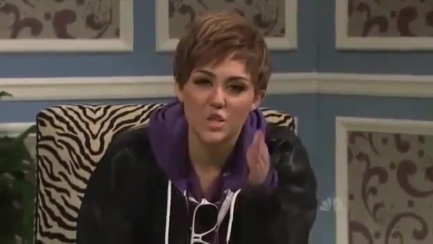 Miley Cyrus  as Justin Bieber  SNL 0925