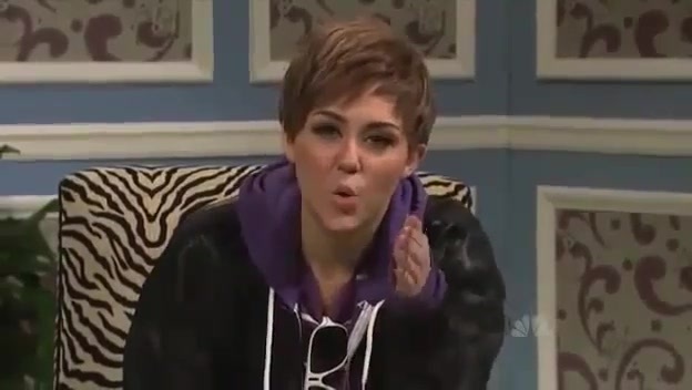 Miley Cyrus  as Justin Bieber  SNL 0926