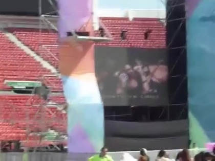 Miley Cyrus en Chile 2011 - Video Promocional 044
