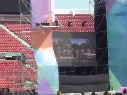 Miley Cyrus en Chile 2011 - Video Promocional 050