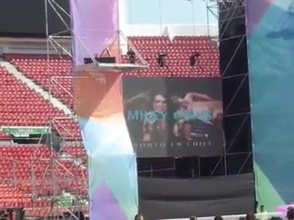 Miley Cyrus en Chile 2011 - Video Promocional 067