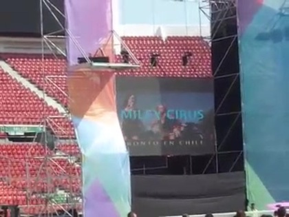 Miley Cyrus en Chile 2011 - Video Promocional 073