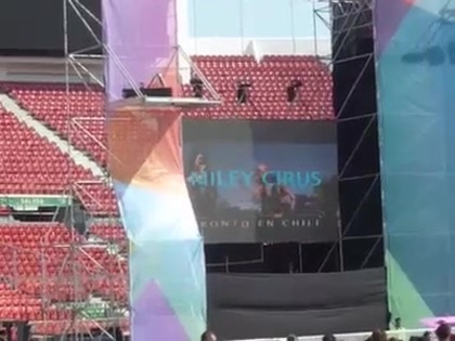 Miley Cyrus en Chile 2011 - Video Promocional 075