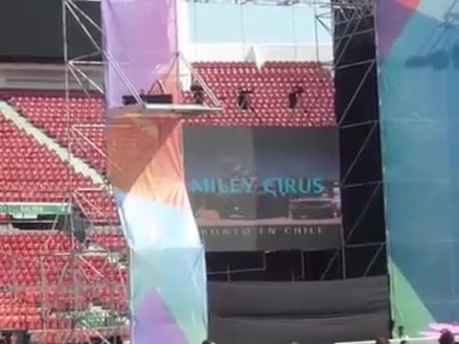 Miley Cyrus en Chile 2011 - Video Promocional 080