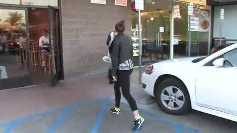 Miley Cyrus Screams At Paparazzi For Bumping Into Her Mom! 117 - 0-0 Miley Cyrus Screams At Paparazzi For Bumping Into Her Mom