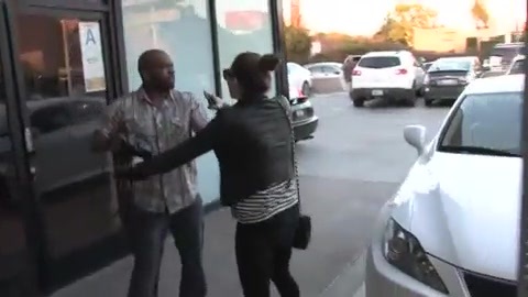 Miley Cyrus Screams At Paparazzi For Bumping Into Her Mom! 167