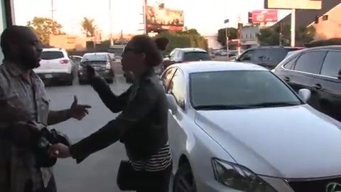 Miley Cyrus Screams At Paparazzi For Bumping Into Her Mom! 178
