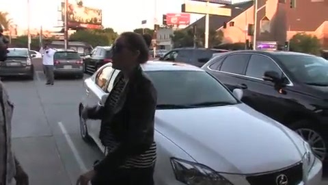 Miley Cyrus Screams At Paparazzi For Bumping Into Her Mom! 187 - 0-0 Miley Cyrus Screams At Paparazzi For Bumping Into Her Mom