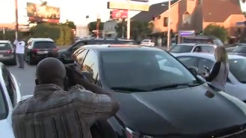 Miley Cyrus Screams At Paparazzi For Bumping Into Her Mom! 234 - 0-0 Miley Cyrus Screams At Paparazzi For Bumping Into Her Mom